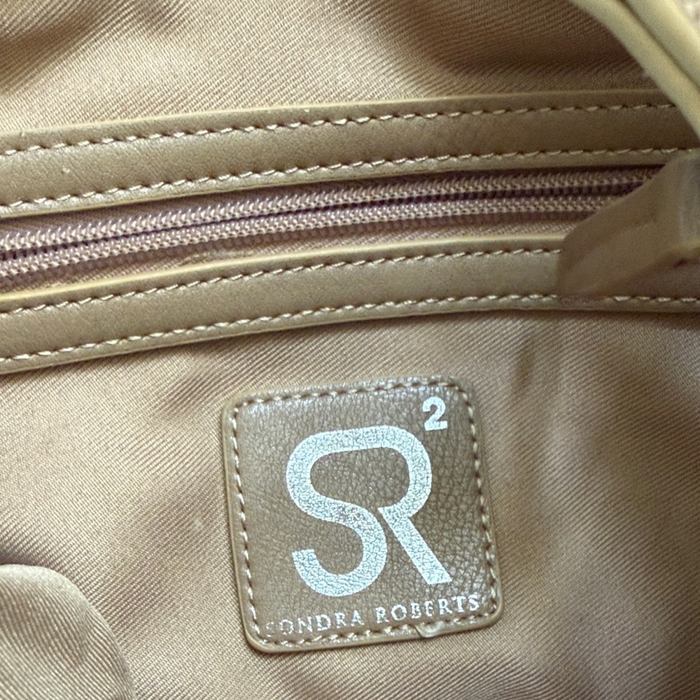 Sondra Roberts Women’s Gray Beige Shoulder Bag With Unique Side Panels - Picture 2 of 11
